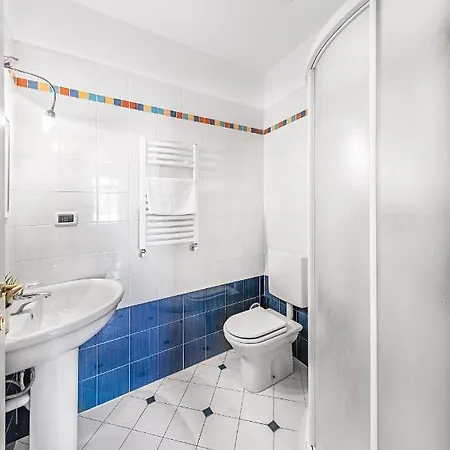 Gaudio Flat Near Ariston Theater By Wonderful Italy 아파트 *